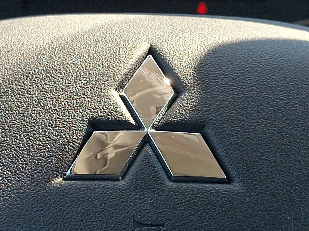 2026 Mitsubishi Outlander ES