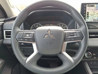 2026 Mitsubishi Outlander ES
