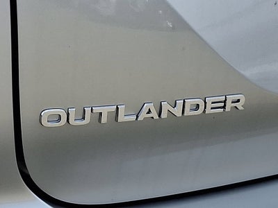 2026 Mitsubishi Outlander ES