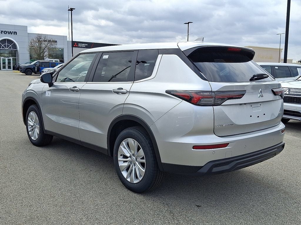 2026 Mitsubishi Outlander ES