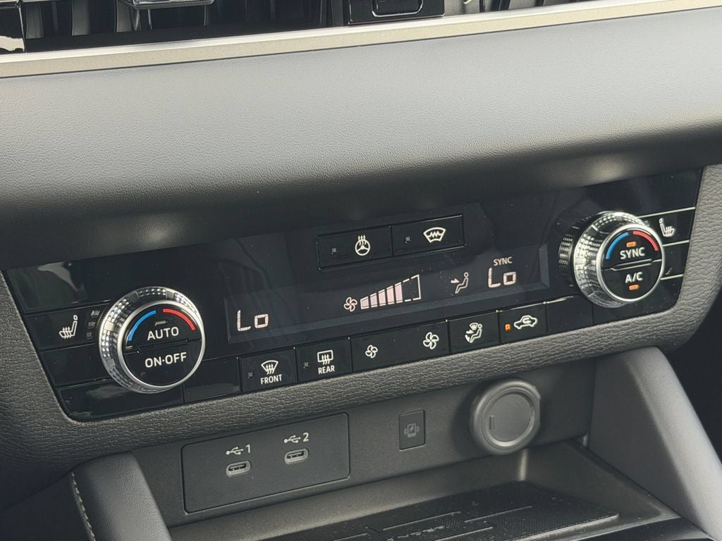 2026 Mitsubishi Outlander LE
