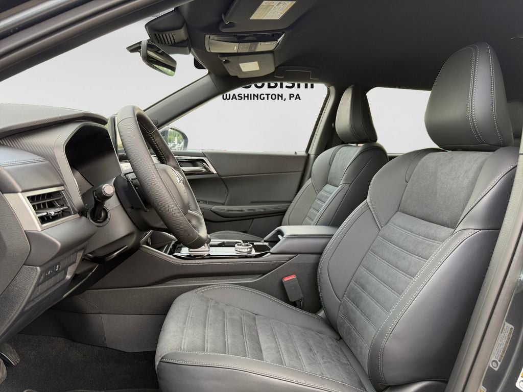2026 Mitsubishi Outlander LE