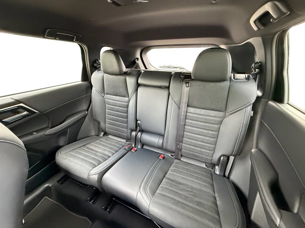 2026 Mitsubishi Outlander LE