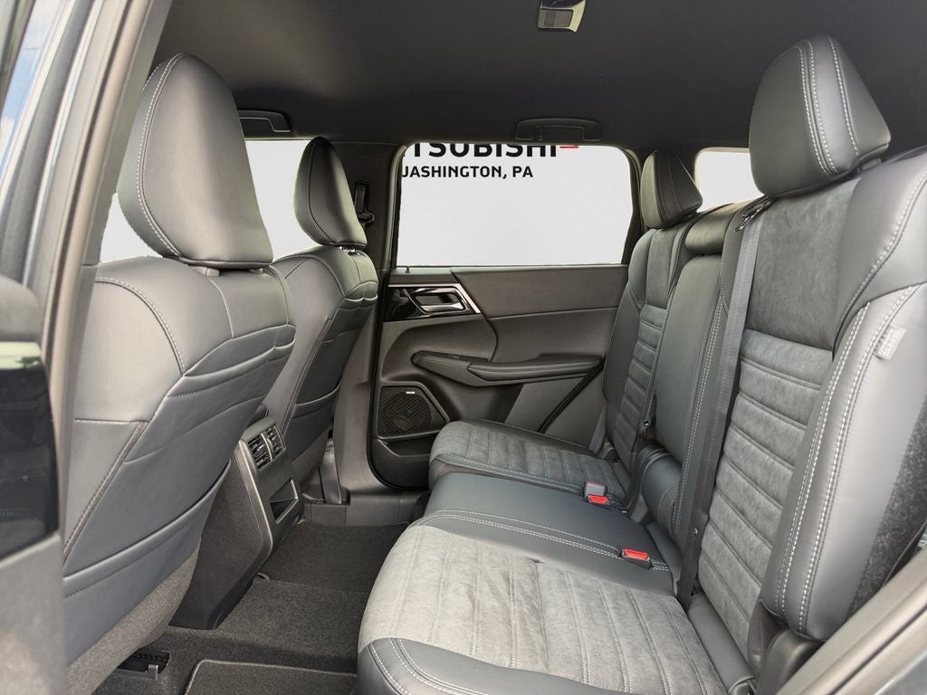 2026 Mitsubishi Outlander LE