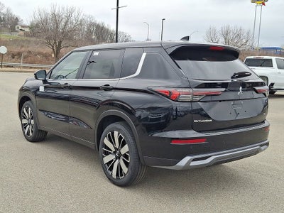 2026 Mitsubishi Outlander SE