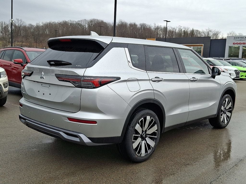 2026 Mitsubishi Outlander SE