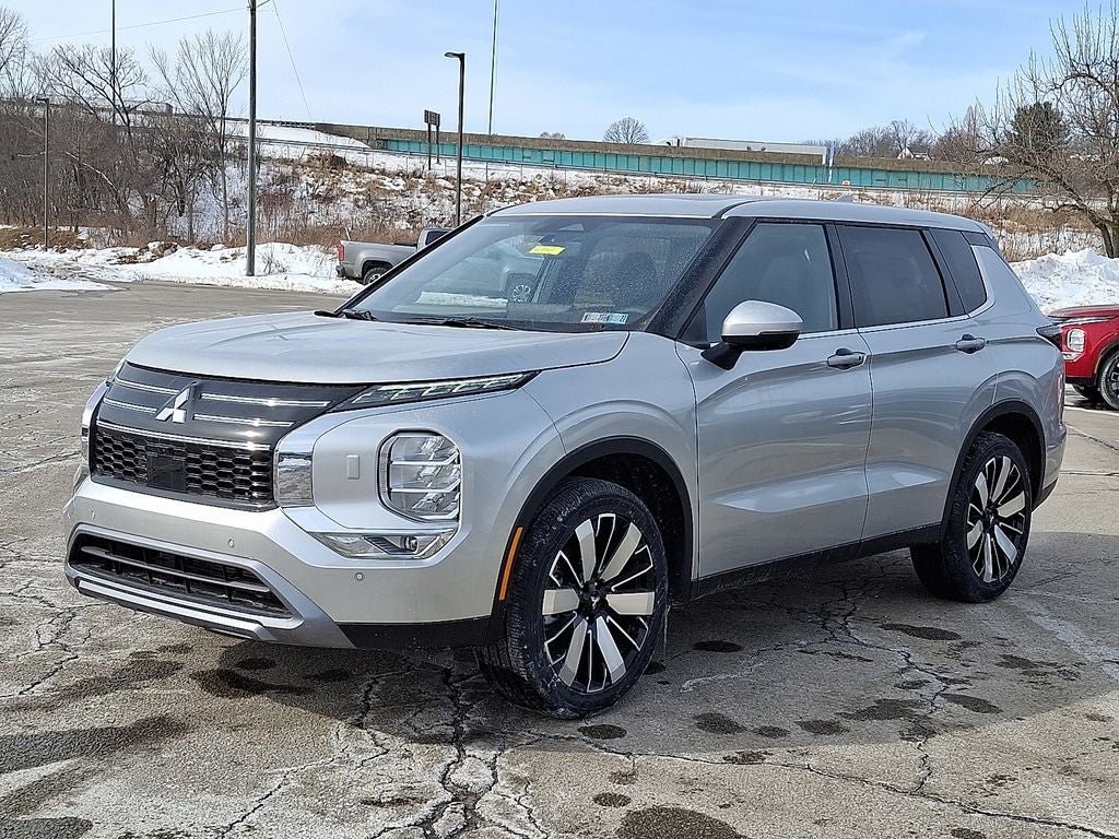 2026 Mitsubishi Outlander SE TECH