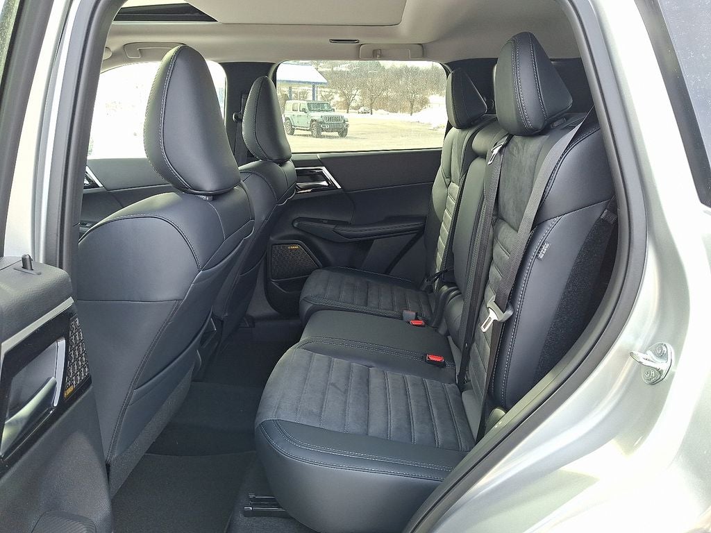 2026 Mitsubishi Outlander SE TECH