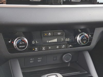 2026 Mitsubishi Outlander SE TECH