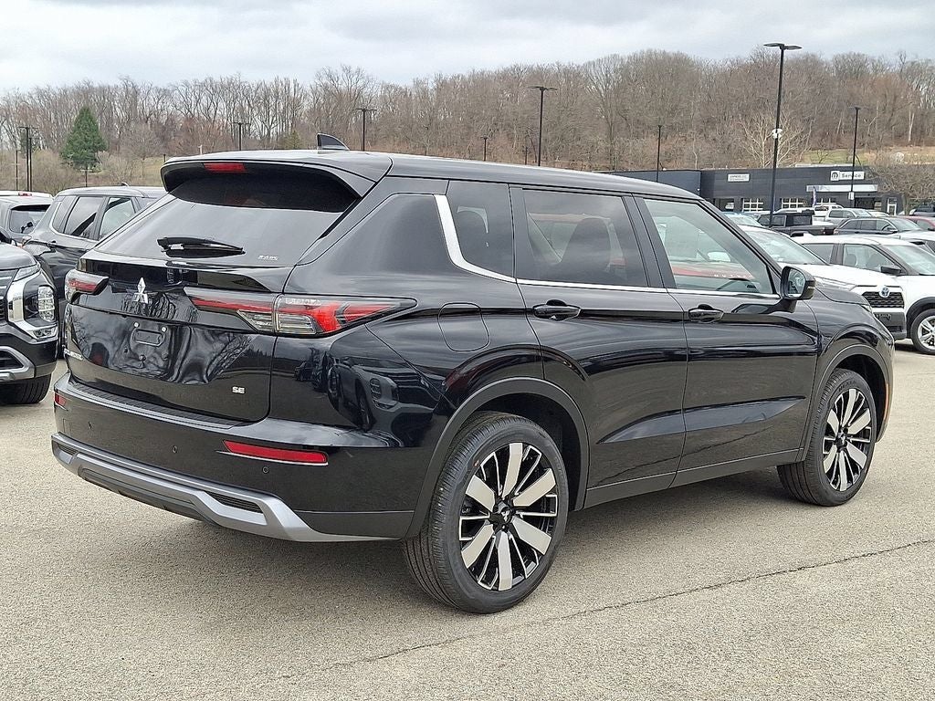 2026 Mitsubishi Outlander SE