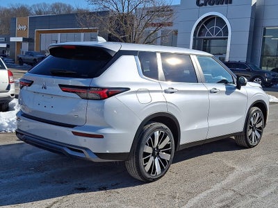 2026 Mitsubishi Outlander SE