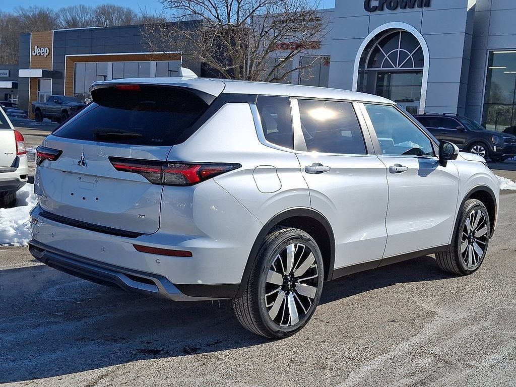 2026 Mitsubishi Outlander SE
