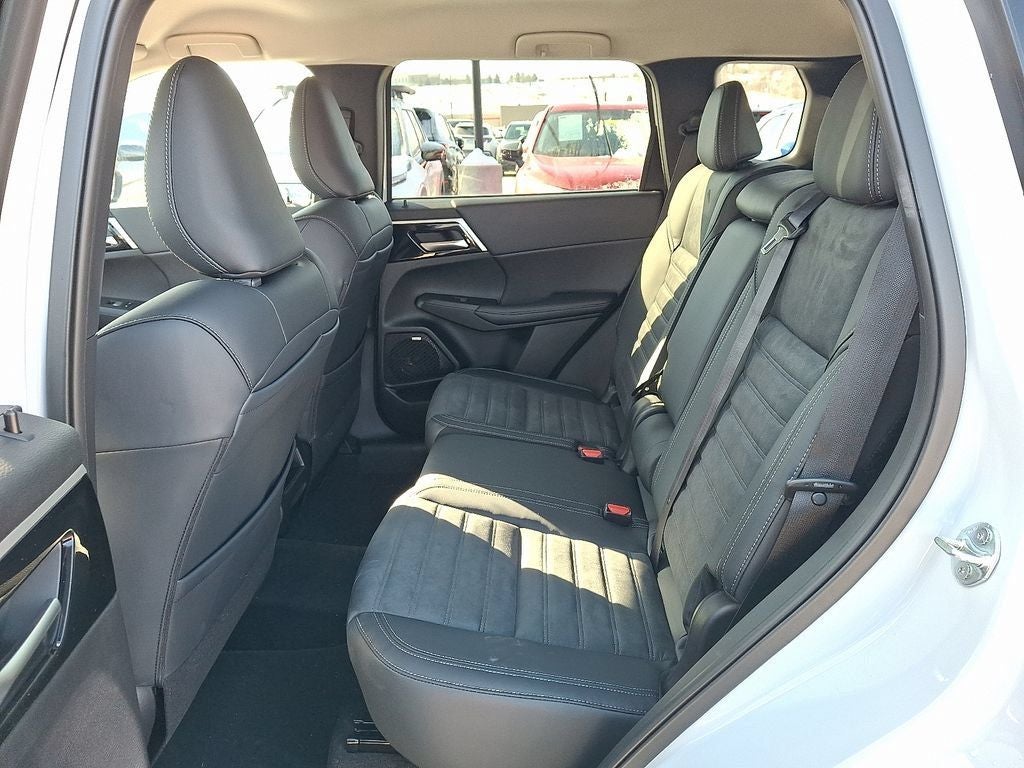 2026 Mitsubishi Outlander SE