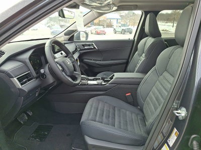 2026 Mitsubishi Outlander SE TECH