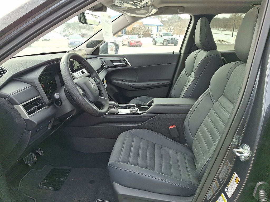 2026 Mitsubishi Outlander SE TECH