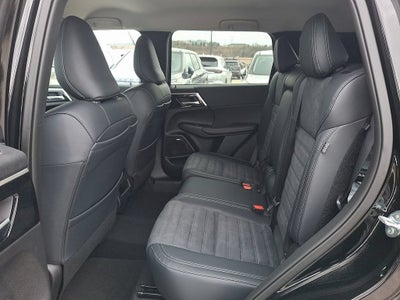 2026 Mitsubishi Outlander SE