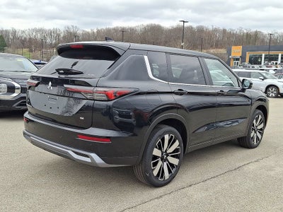 2026 Mitsubishi Outlander SE