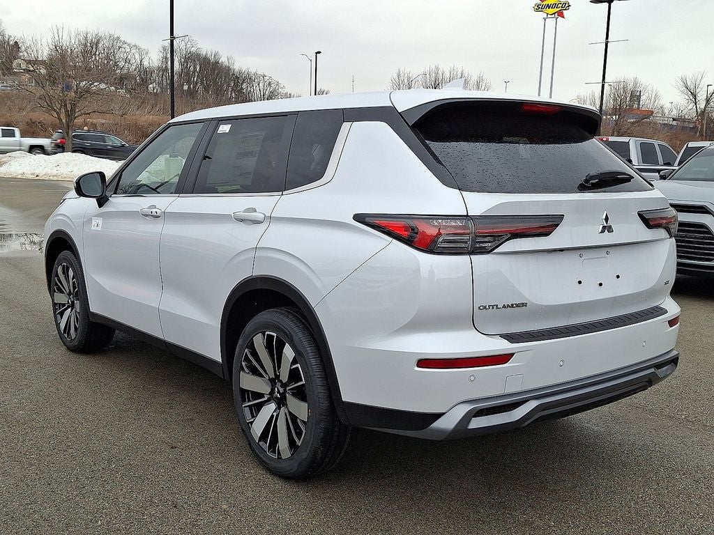 2026 Mitsubishi Outlander SE