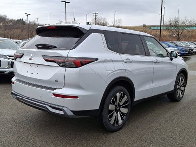 2026 Mitsubishi Outlander SE