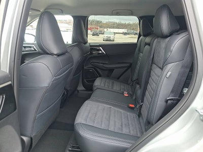 2026 Mitsubishi Outlander SE