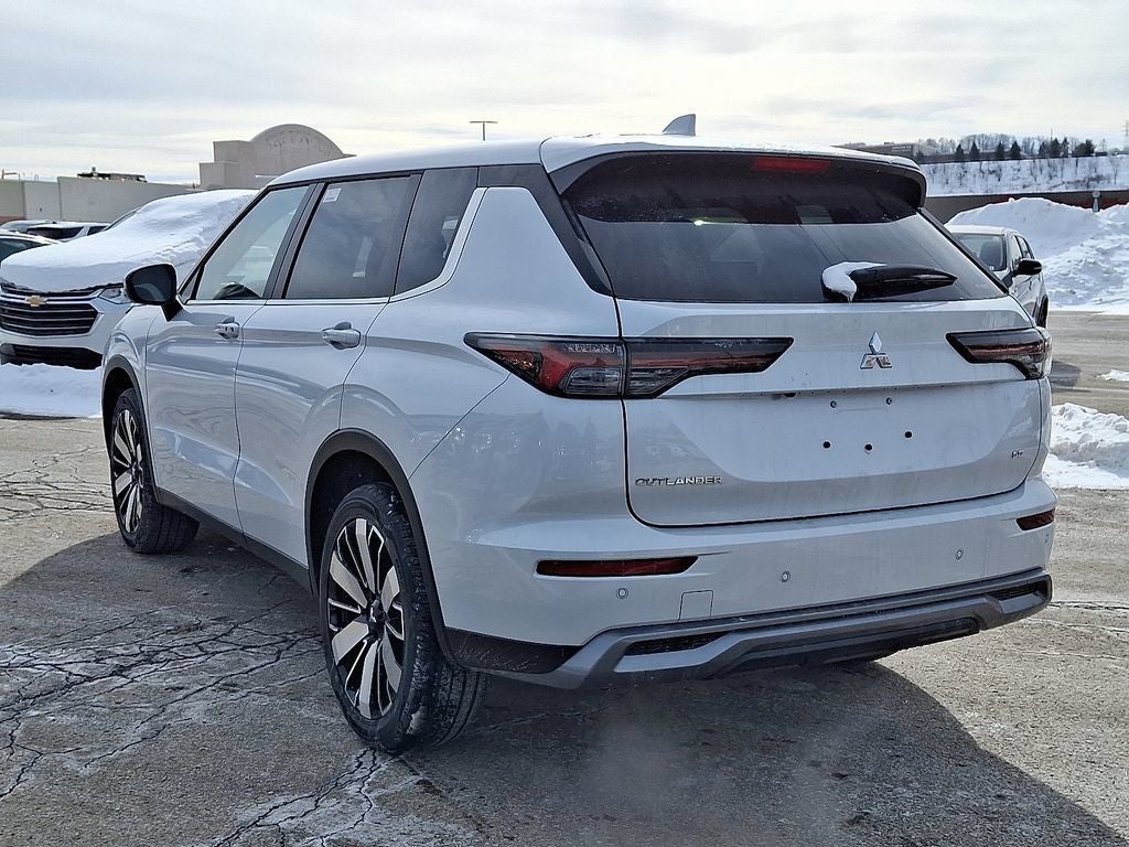 2026 Mitsubishi Outlander SE
