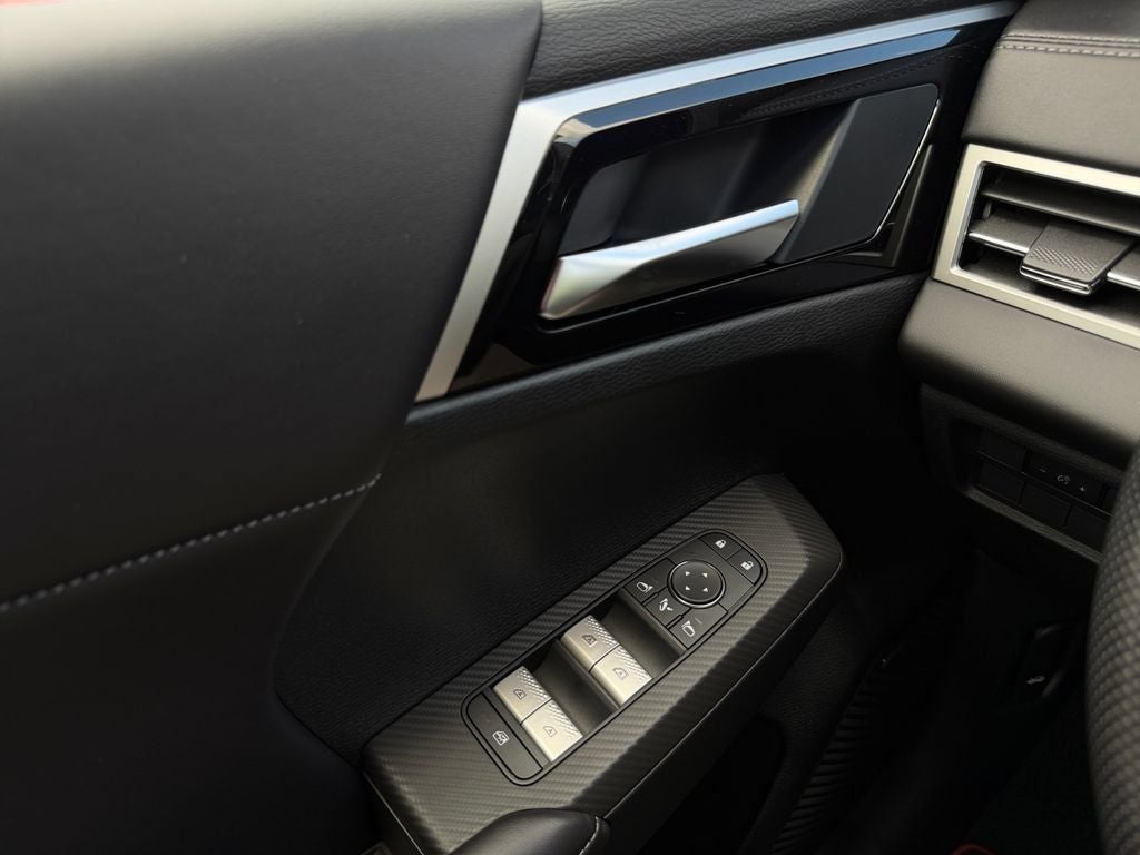 2026 Mitsubishi Outlander Base