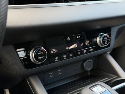 2026 Mitsubishi Outlander Base