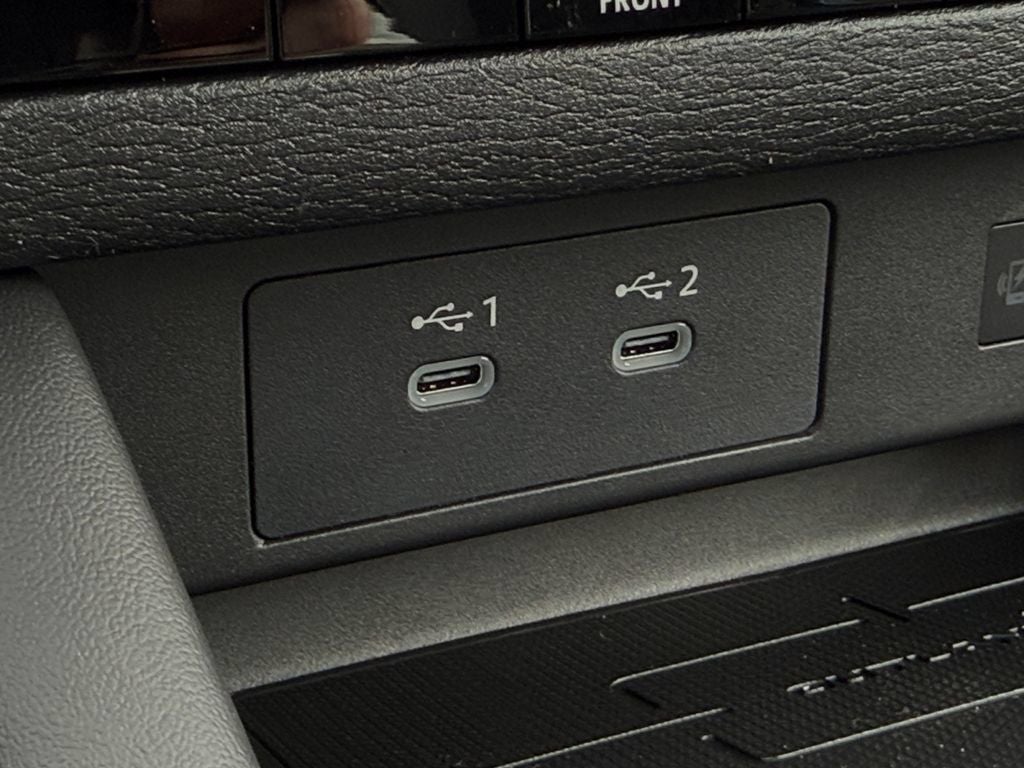 2026 Mitsubishi Outlander LE