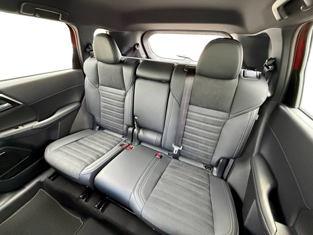 2026 Mitsubishi Outlander LE