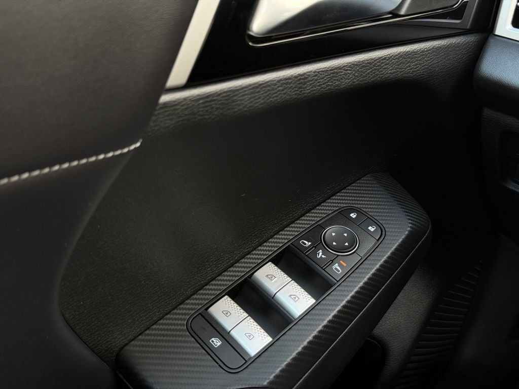 2023 Mitsubishi Outlander PHEV SE tech