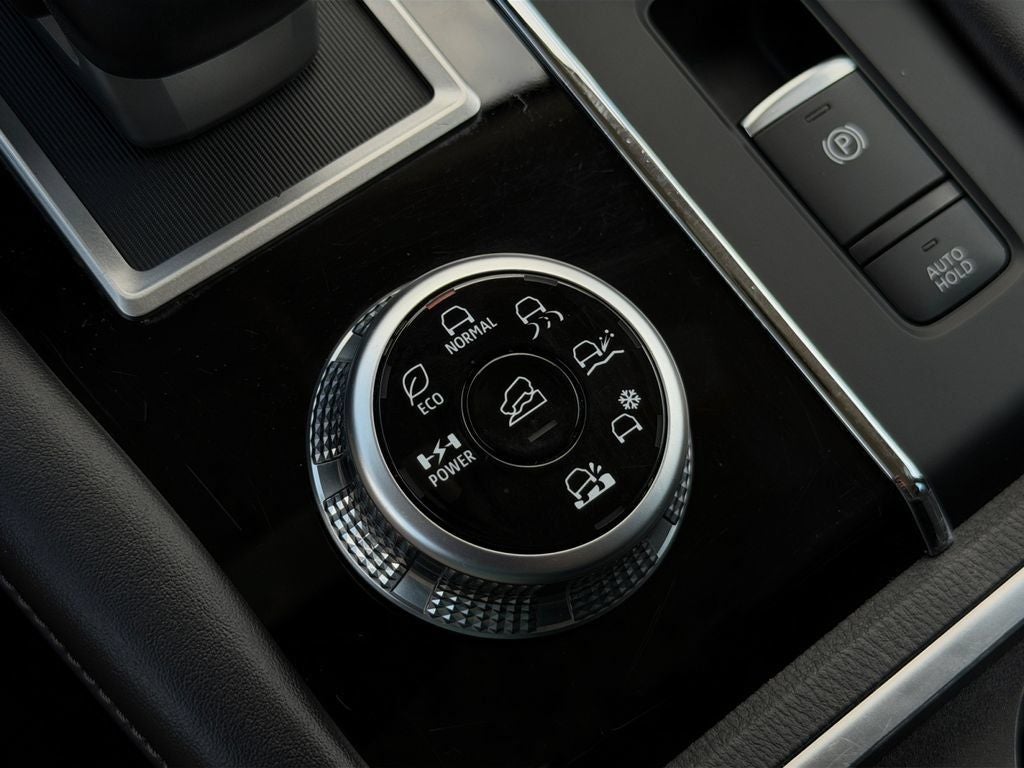 2023 Mitsubishi Outlander PHEV SE tech