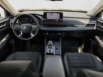 2023 Mitsubishi Outlander PHEV SE tech