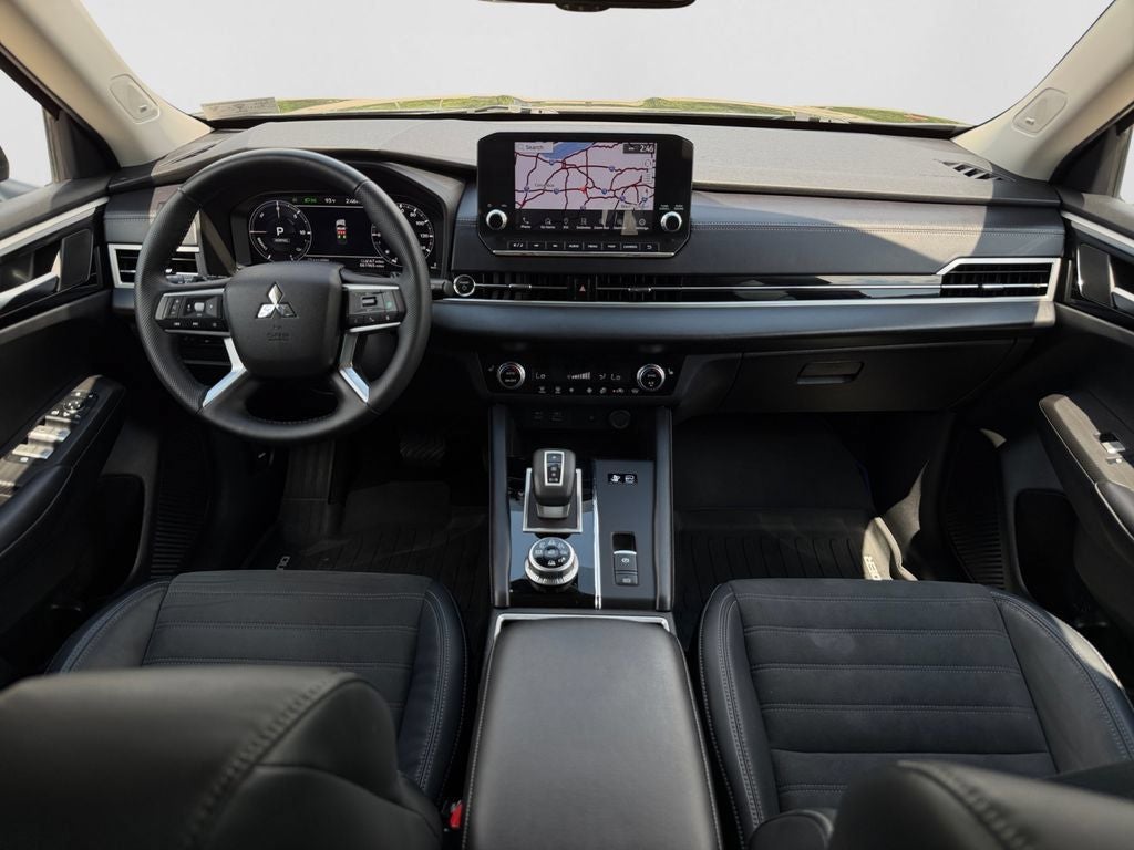 2023 Mitsubishi Outlander PHEV SE tech