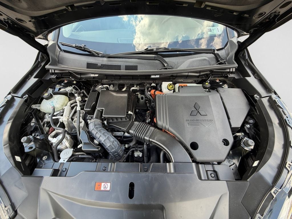 2023 Mitsubishi Outlander PHEV SE tech