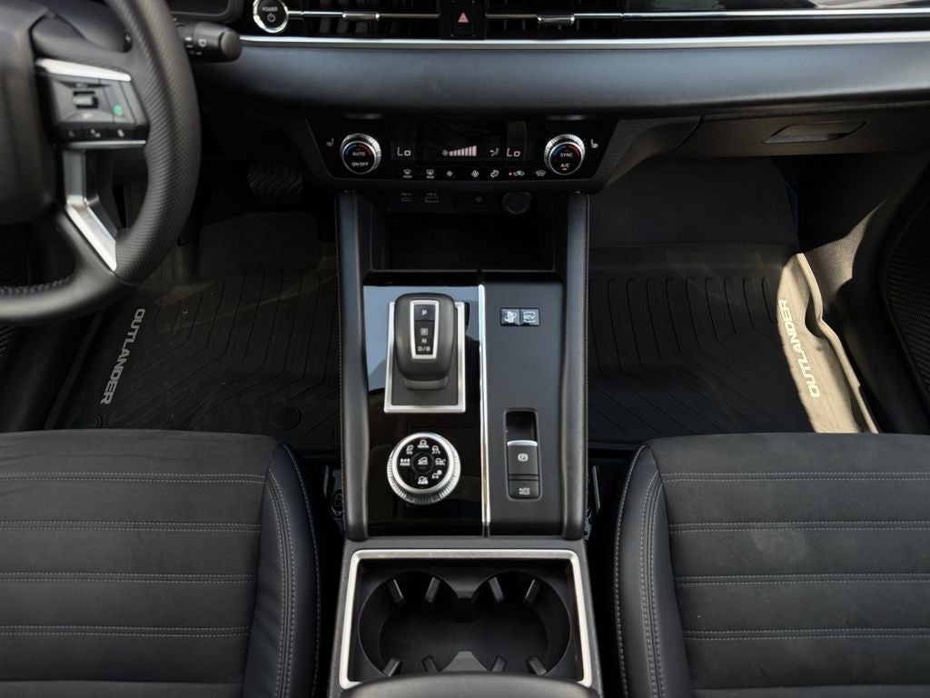 2023 Mitsubishi Outlander PHEV SE tech