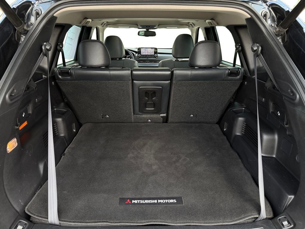 2023 Mitsubishi Outlander PHEV SE tech