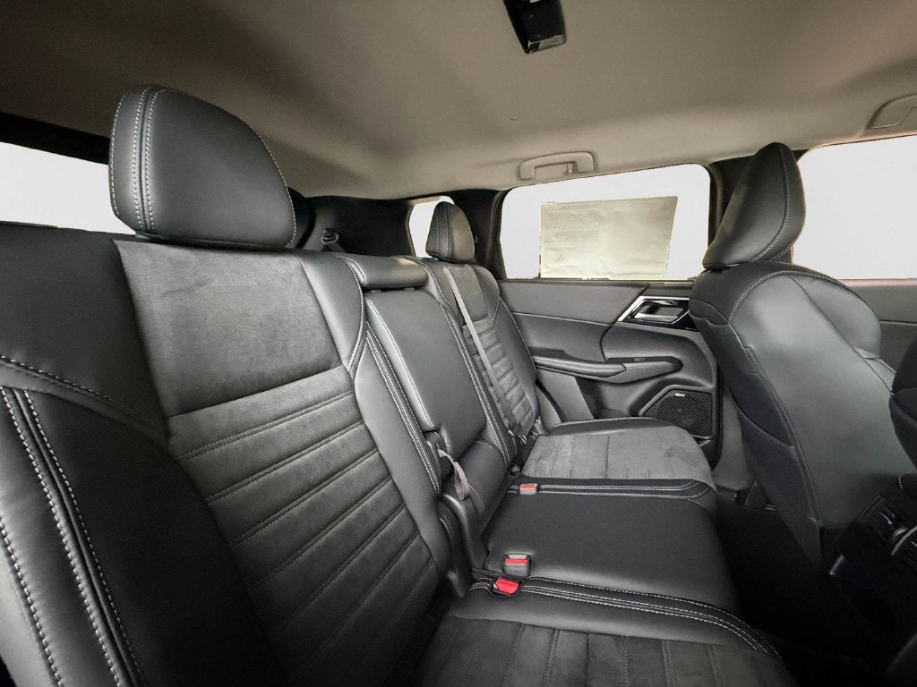 2026 Mitsubishi Outlander PHEV SE