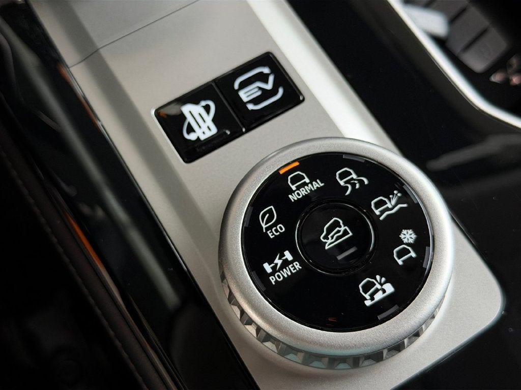 2026 Mitsubishi Outlander PHEV SE