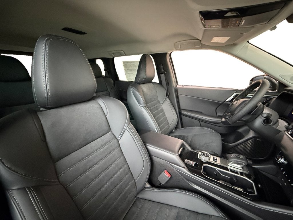 2026 Mitsubishi Outlander PHEV SE