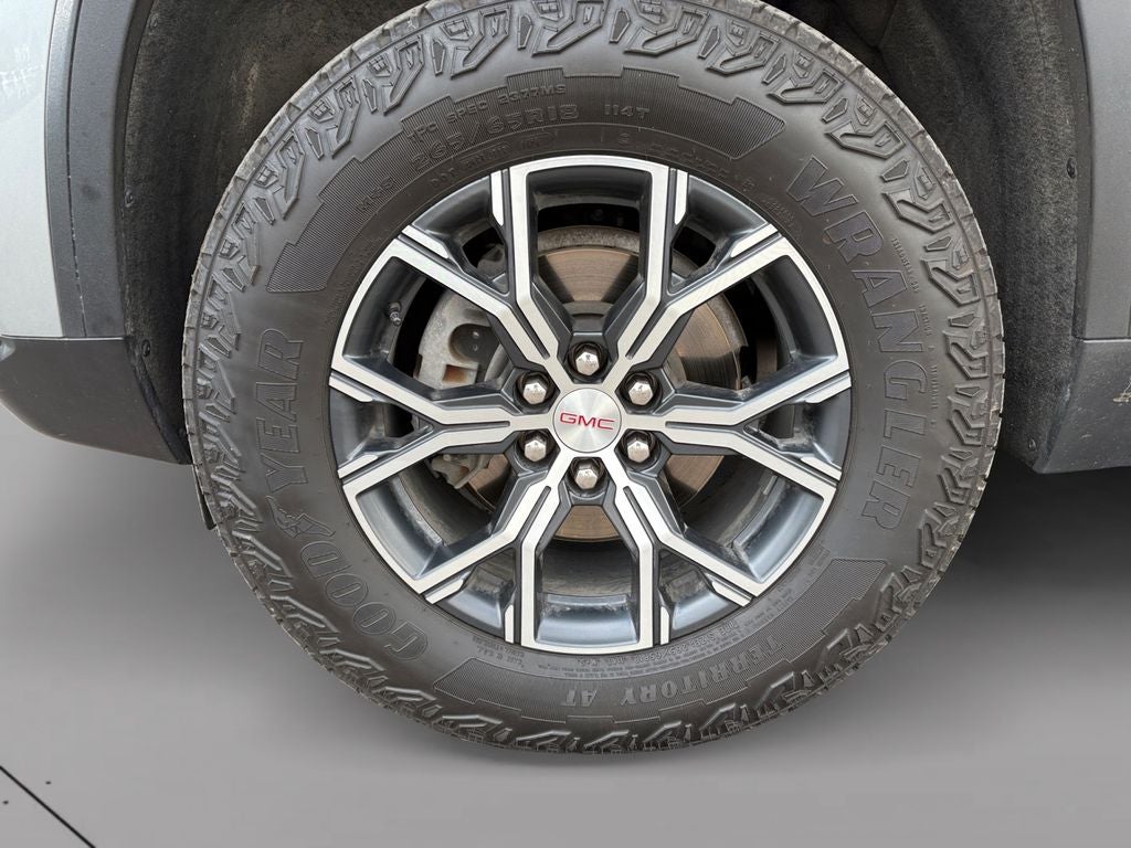2024 GMC Acadia AT4
