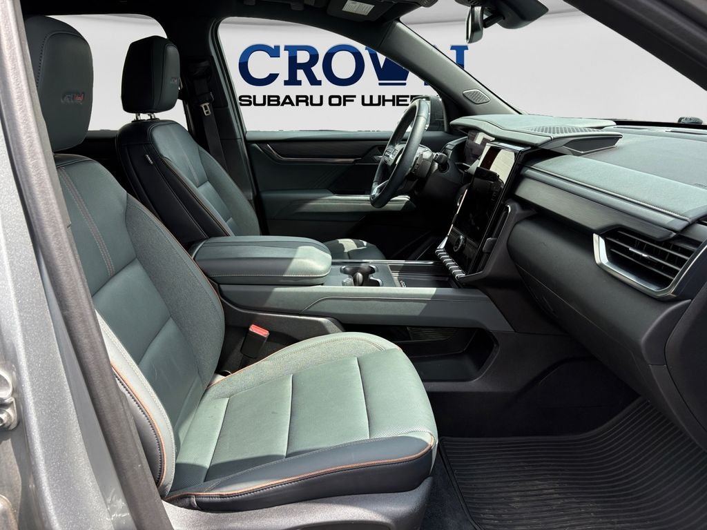 2024 GMC Acadia AT4