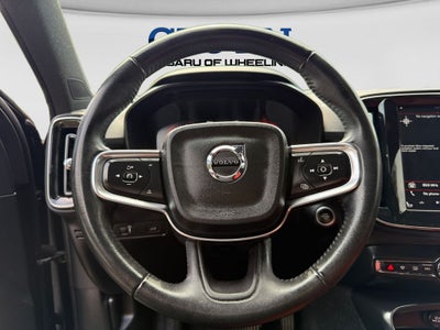 2020 Volvo XC40 Momentum