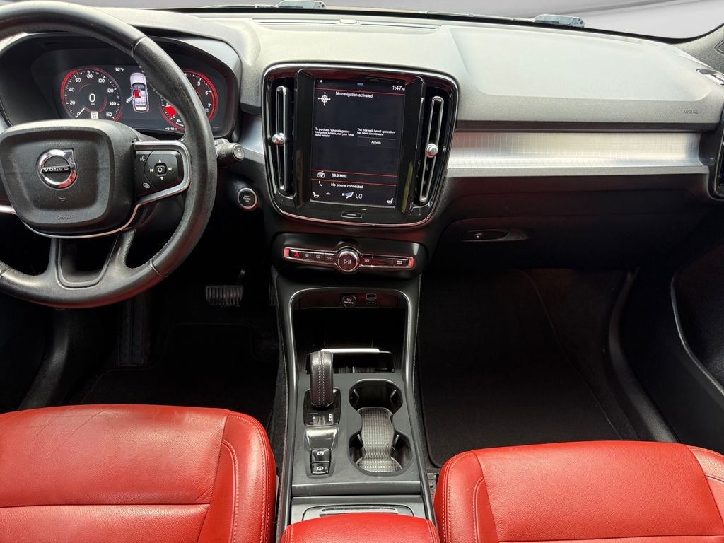 2020 Volvo XC40 Momentum