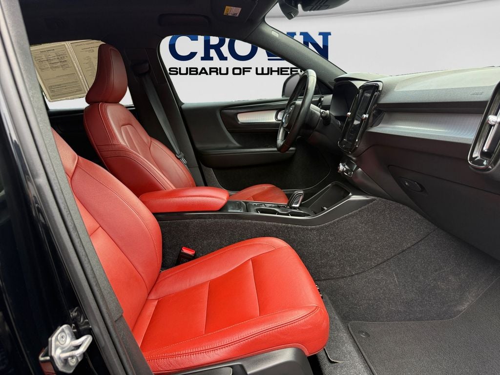 2020 Volvo XC40 Momentum