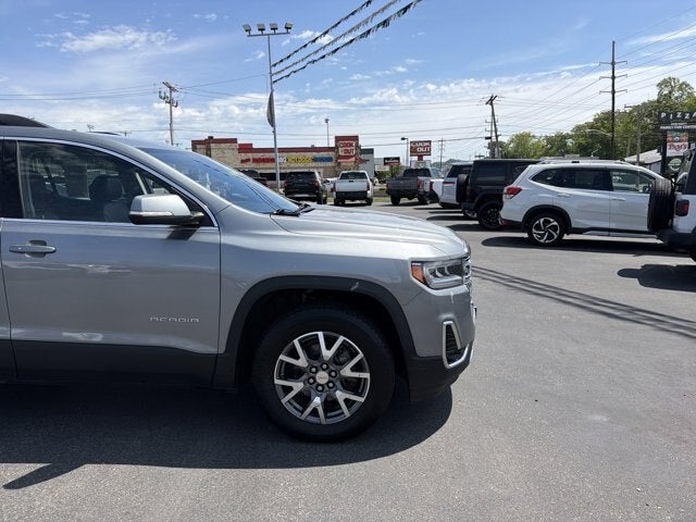 2023 GMC Acadia SLT