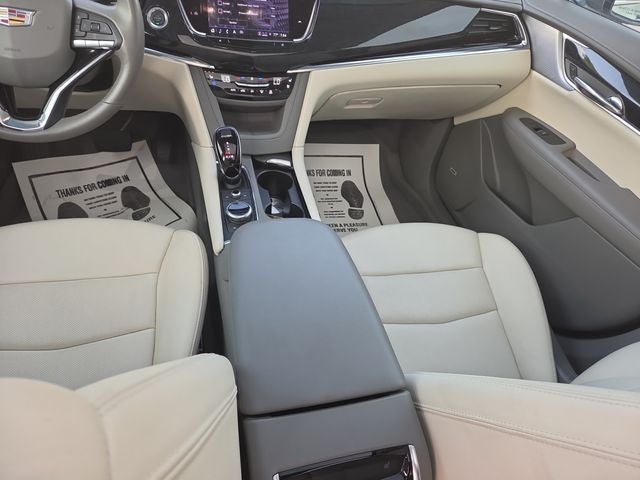 2025 Cadillac XT6 Premium Luxury