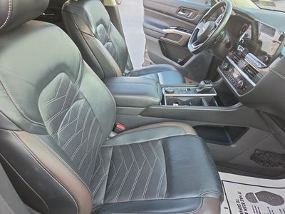 2023 Nissan Pathfinder Platinum